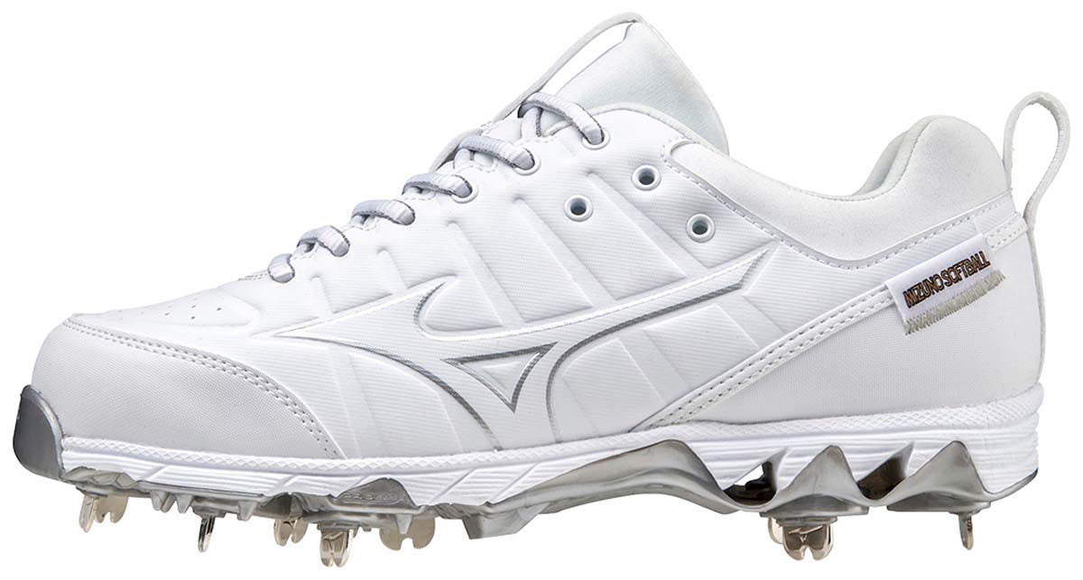 Mizuno 9-Spike Swift 7 Adult Womens Low Metal Fastpitch Cleats