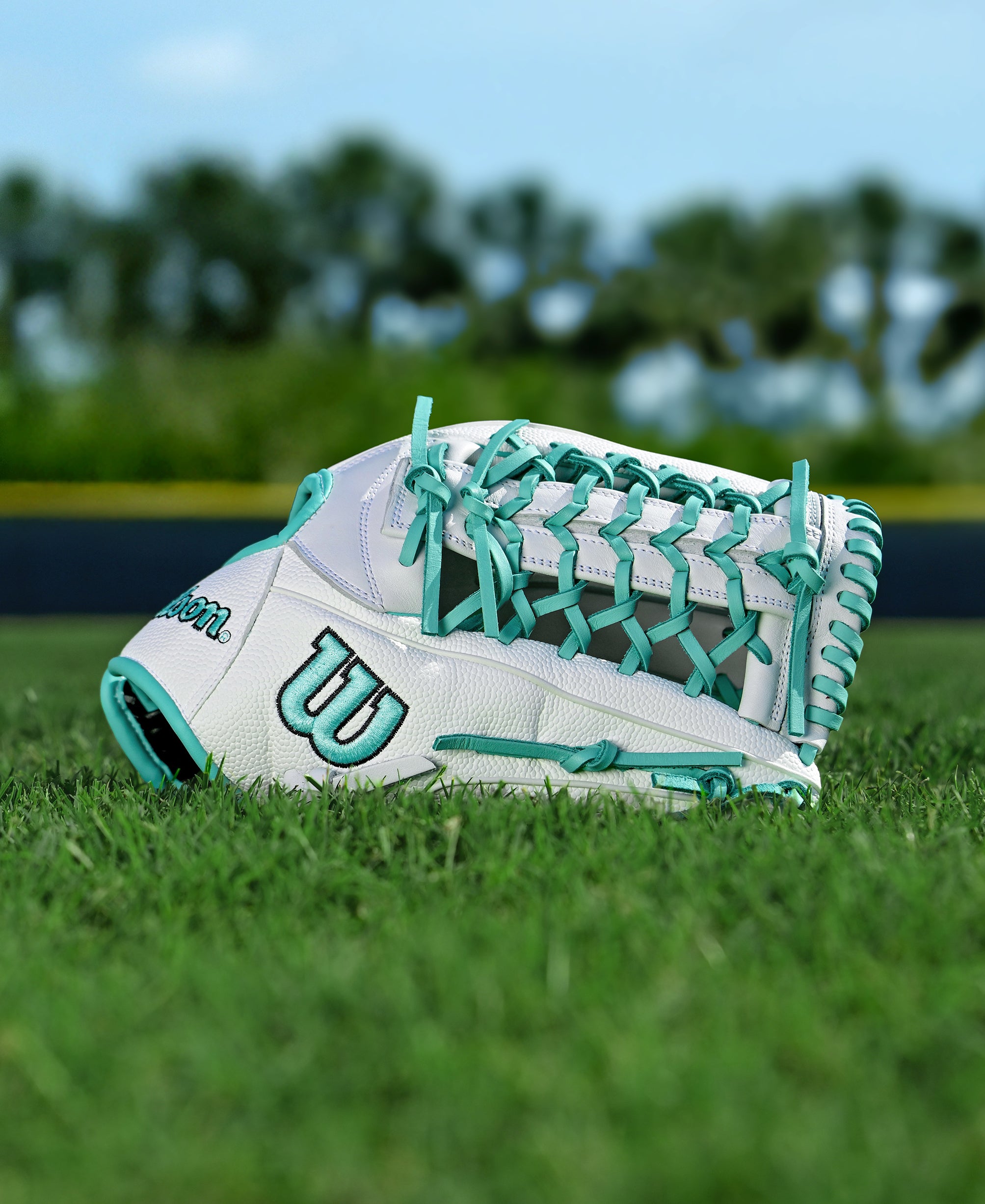 Wilson A1000 T125 Model 12.5" Fastpitch Outfield Glove with SuperSkin