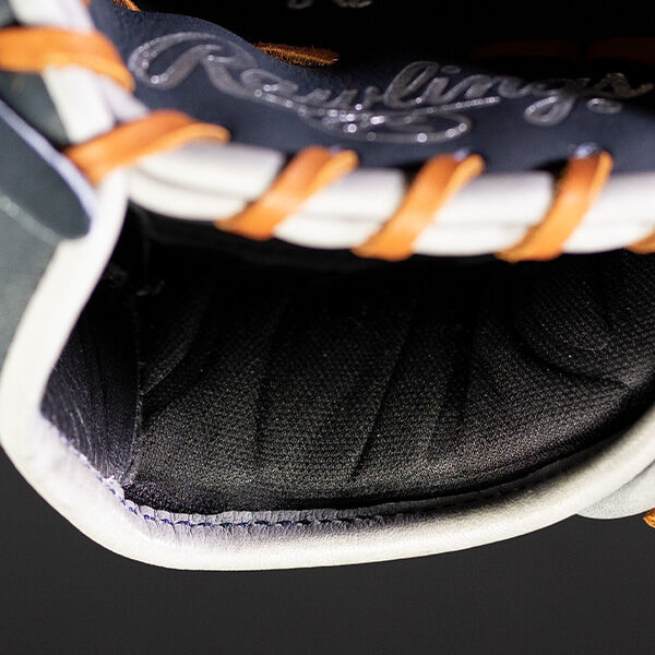 THERMOFORMED WRIST LINING